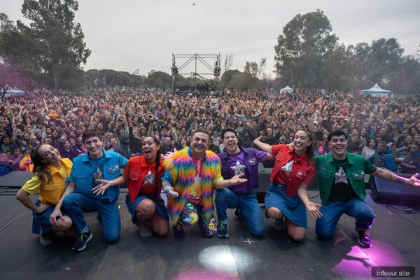 Topa en Lanús: más de 15 mil vecinos disfrutaron del espectáculo en el Parque Central