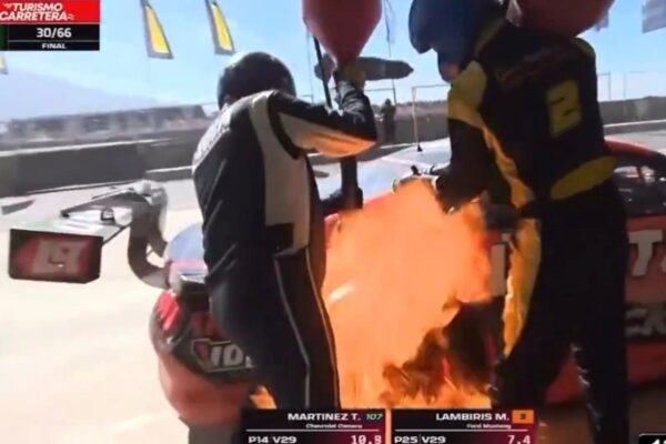 Incendio en carrera de Turismo Carretera en San Juan: el auto de Lambiris se prendió fuego durante la recarga de combustible