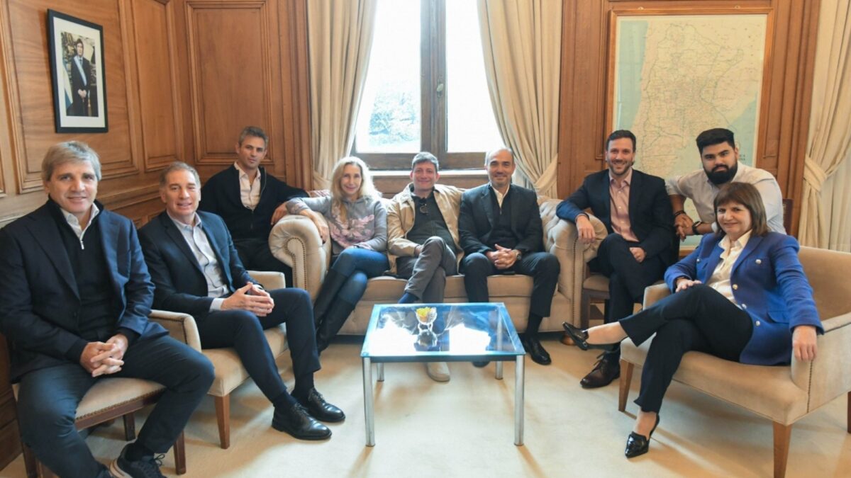 Gobierno reúne a Mesa Política con mira en Ley de Tierras