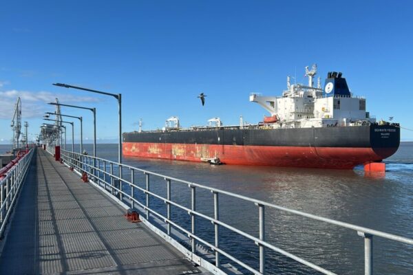 Gobierno argentina afirma que costos de practicaje son cuatro veces mayores que en otros países