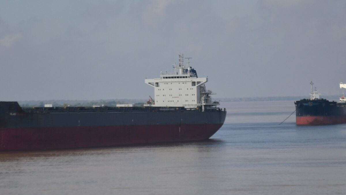 Prácticos de puertos paralizan actividades tras desregulación