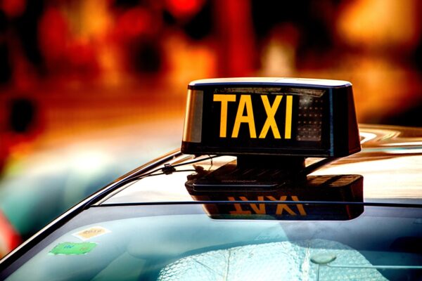 Taxista en Mallorca: Sebastián factura 7.000 euros en verano, pero el invierno lo hunde en la pobreza
