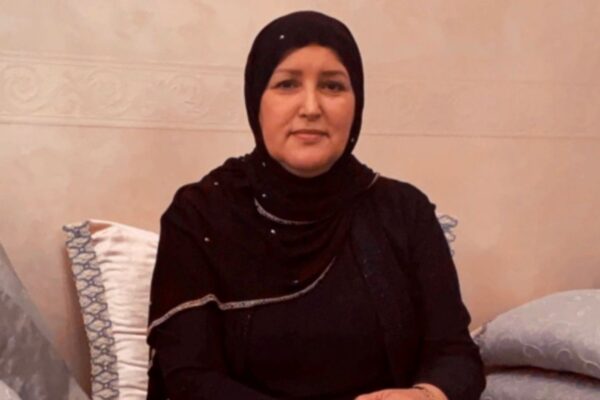 Sabah Hamed atiende 400 migrantes diarios en su casa tras crisis migratoria