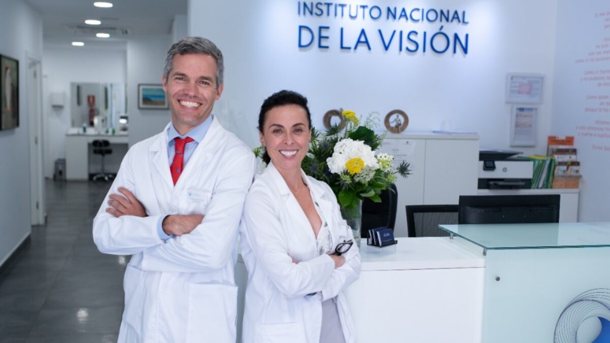 Aumenta uso de anteojos por fatiga visual causada por pantallas en adultos