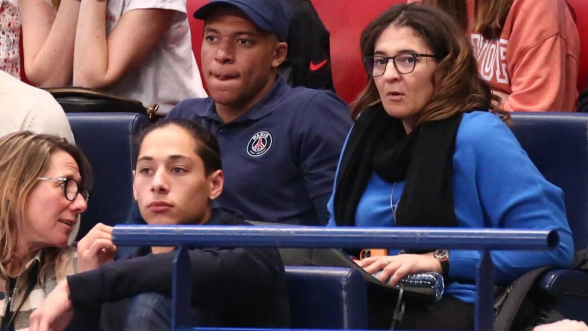 Fayza Lamari prohibió celulares en entrenamientos para fortalecer lazos entre jóvenes futbolistas