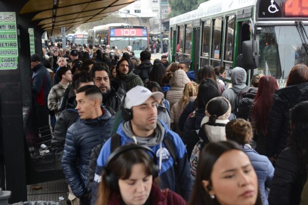 Gobierno revela caídas de salarios superiores al 10% en gremios