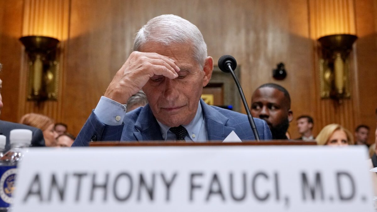 Fauci, acusado de desacato por el Senado: ¿Qué le espera ahora?