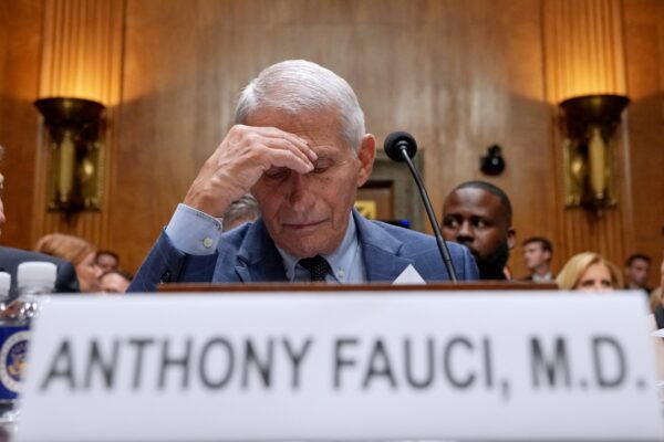 Fauci, acusado de desacato por el Senado: ¿Qué le espera ahora?