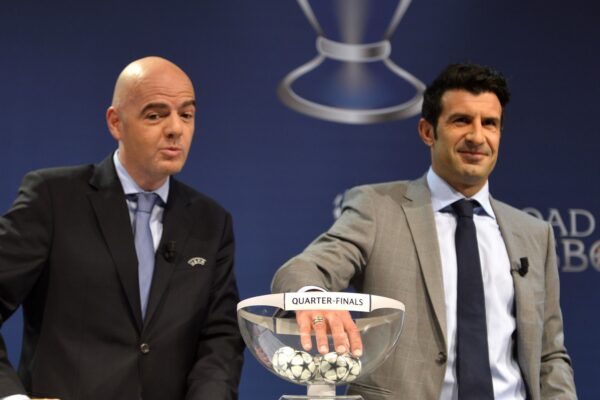 Figo exige renuncia de Infantino tras criticar su gestión en la FIFA