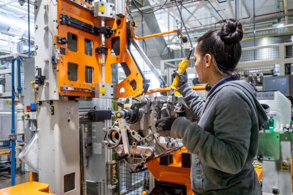 Menor producción automotriz reduce déficit de autopartes, pero Brasil pierde terreno a Asia