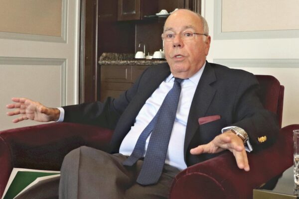 Vieira critica la retórica de Milei y exige acciones concretas para evitar un conflicto comercial con Argentina