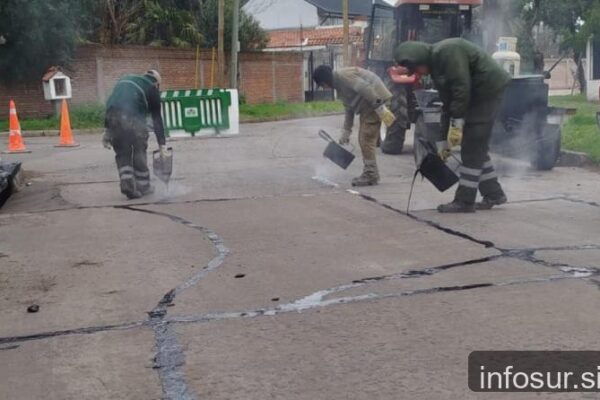 Municipalidad trabaja en repavimentación de calles en Luis Guillón