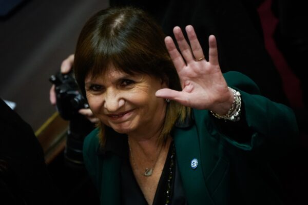 Bullrich posterga su candidatura para formar alianza entre Milei y Macri