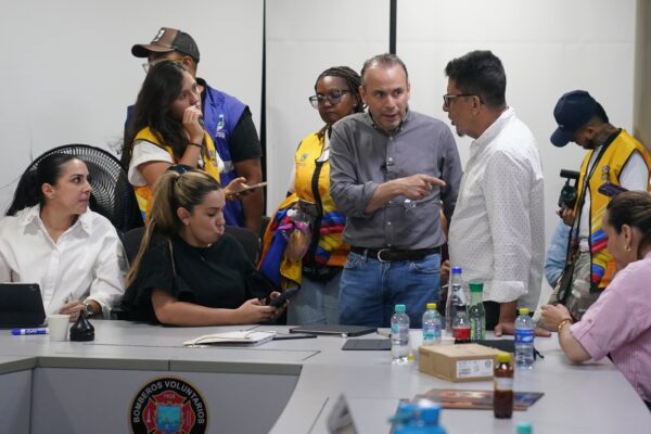 Cali enfrenta emergencia tras sismo: cuádruple curfew y estrategia de rescate internacional