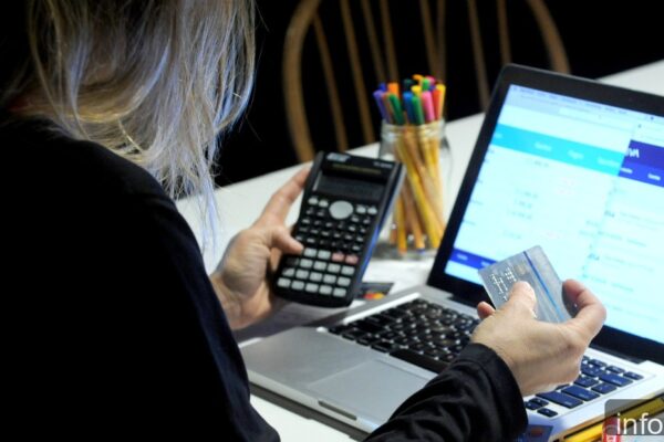 El atraso en pagos de tarjetas y préstamos dejó de crecer por primera vez en 19 meses