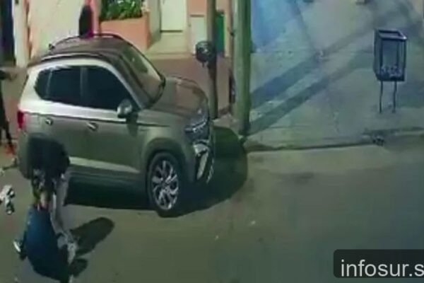 Lanús: regresaban de un viaje en familia y adolescentes le robaron el auto