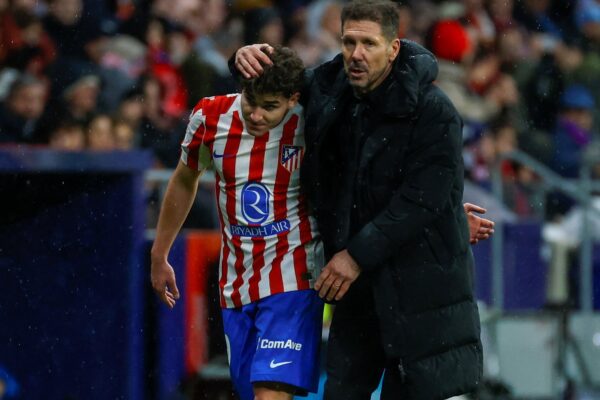 Atlético de Madrid recibe a Julian Alvarez tras una derrota en China: su futuro sigue en duda
