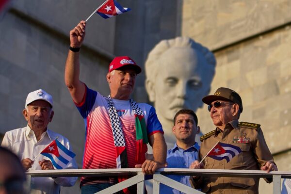Cuba: reformas económicas y figura familiar desafían izquierda del Partido Comunista