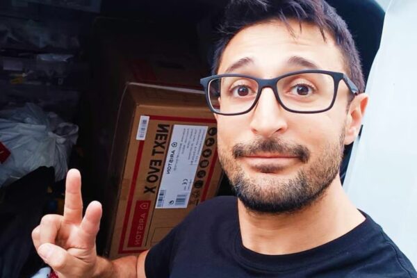 Fontanero italiano en España: "Tengo que bajar un quinto piso sin ascensor con un termo y subirlo de nuevo"