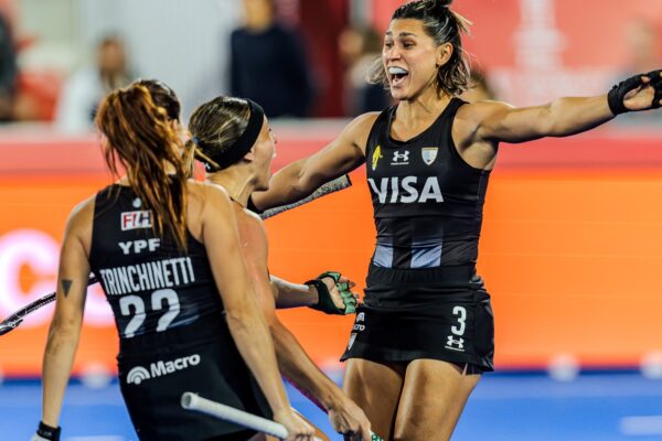 Agustina Gorzelany igualó el récord de goles de Luciana Aymar en Mundiales
