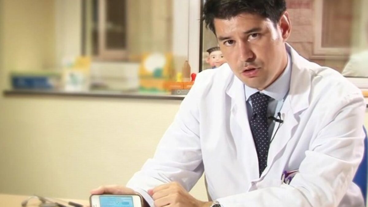 Psiquiatra alerta: muchas personas creen tener TDAH, autismo o ansiedad por identificarse con contenido en redes