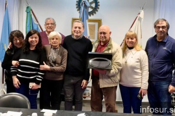 Gray visitó el Rotary Club de Luis Guillón