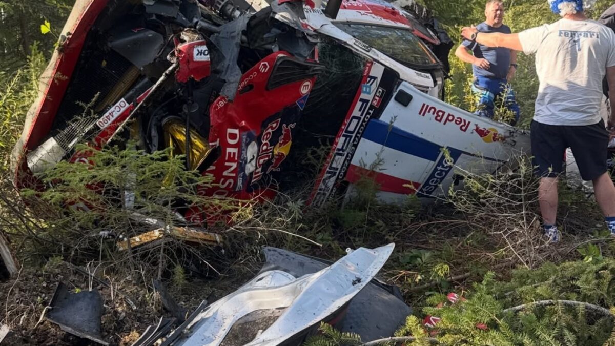Ogier sufrió un vuelco brutal y fue hospitalizado en Finlandia