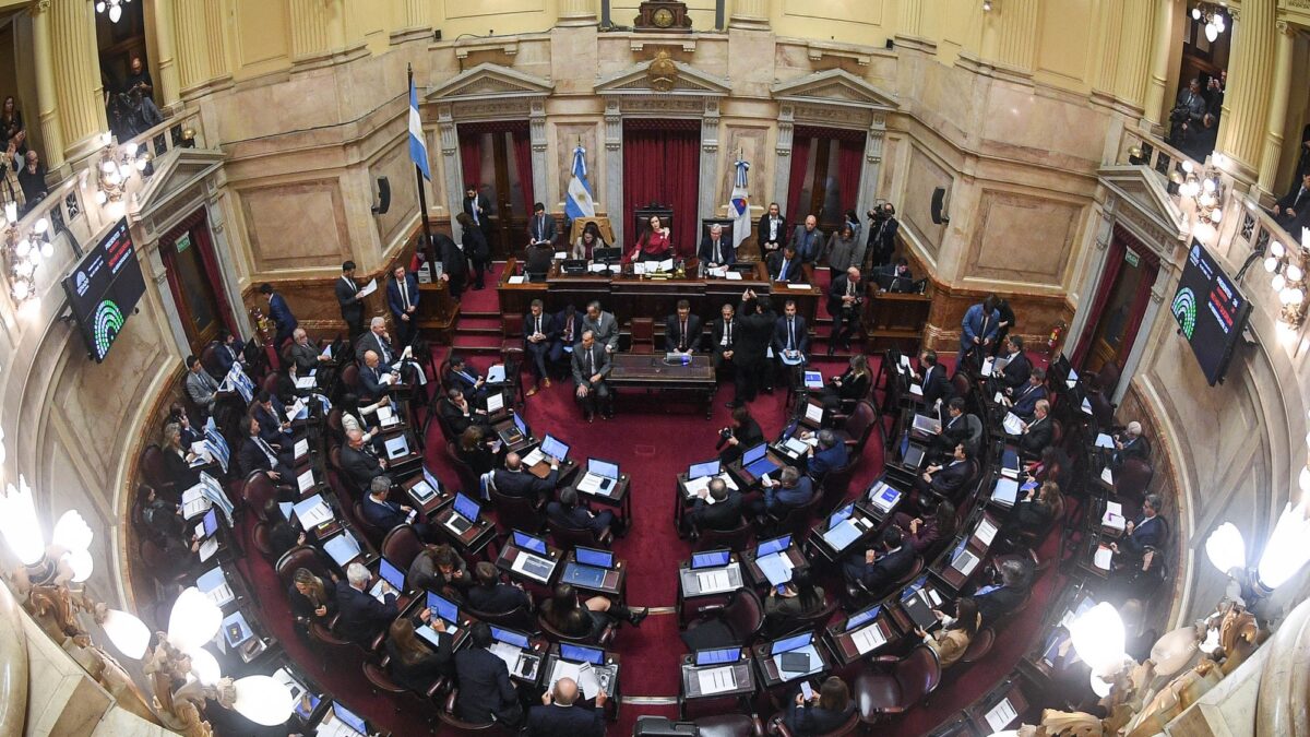 Gobierno acepta postergar capítulo controvertido de la ley de propiedad