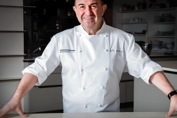 Martín Berasategui, chef, 66 años: "Ser buena gente es rentable; cuantas más manzanas tiene el árbol, más agarrado a la tierra tienes que estar"