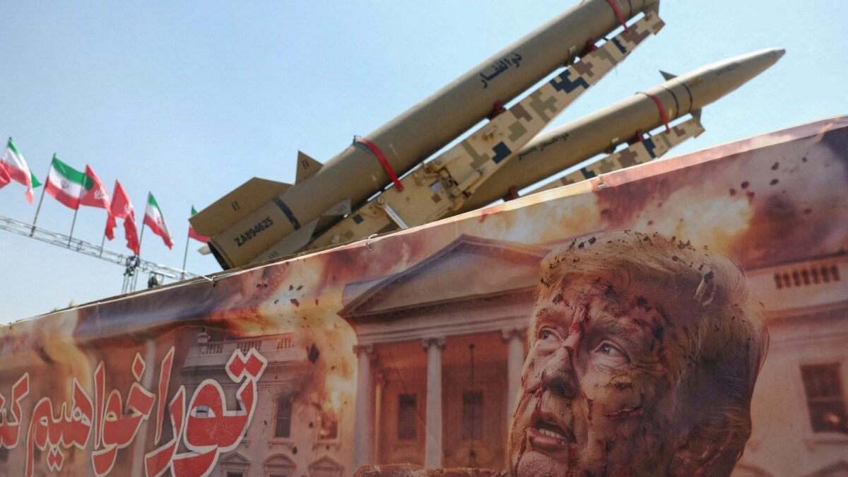 Irán pide fin del bloqueo naval y sanciones para reabrir el estrecho
