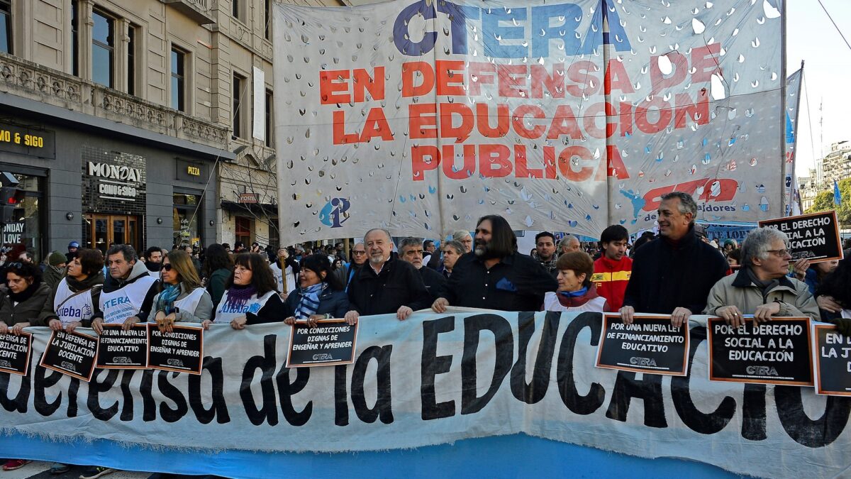 Gobierno rechaza paro docente y defiende educación como servicio esencial