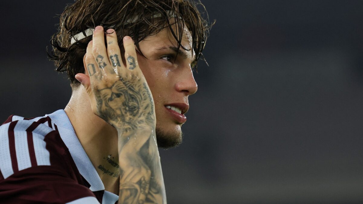 Garnacho debutó en Aston Villa y Dibu Martínez no llegará a Juventus