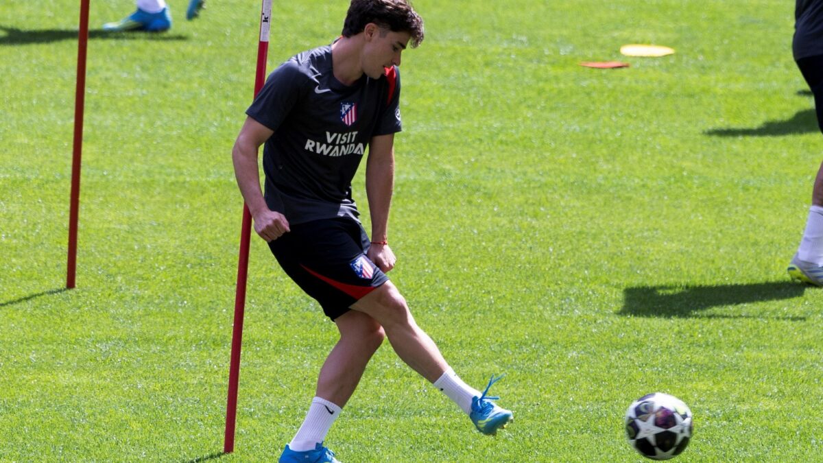 Julián Alvarez ya se «entrena» bajo la disciplina de Atlético de Madrid pese a su deseo de irse a Barcelona