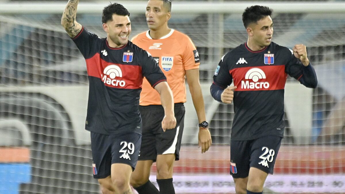 Nacho Russo celebró el triunfo de Tigre contra Racing