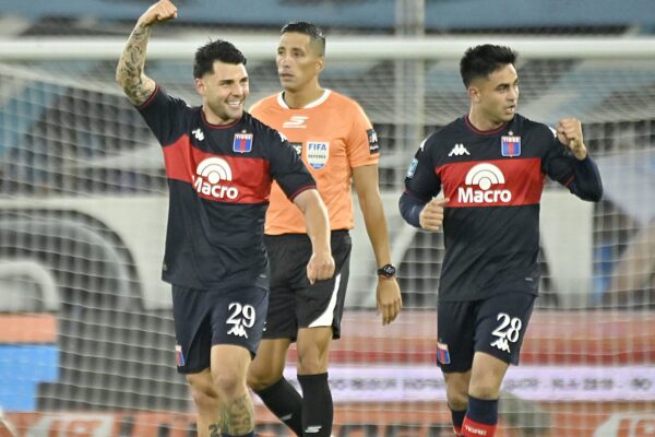 Nacho Russo celebró el triunfo de Tigre contra Racing