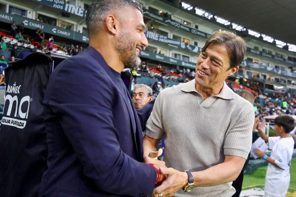 León de Gandolfi venció a Rayados y Tigres se salvó con el arquero argentino