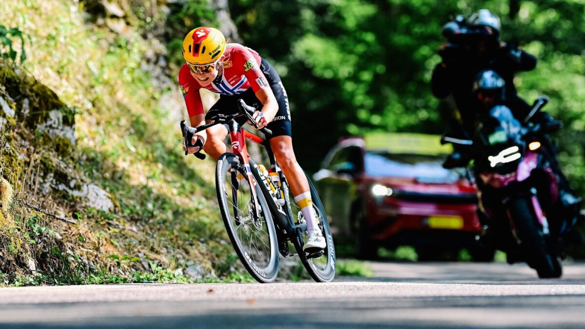 Polémica en el Tour de Francia: corpiños de ciclistas mejoran aerodinámica