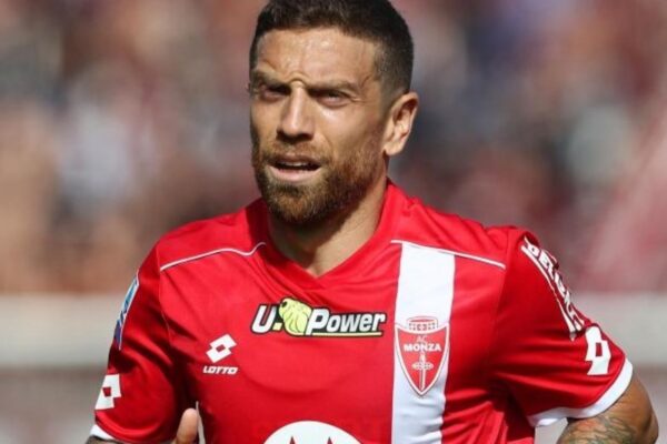 Papu Gómez prometió que el mundo no se acabará hoy en un mensaje cargado de dolor