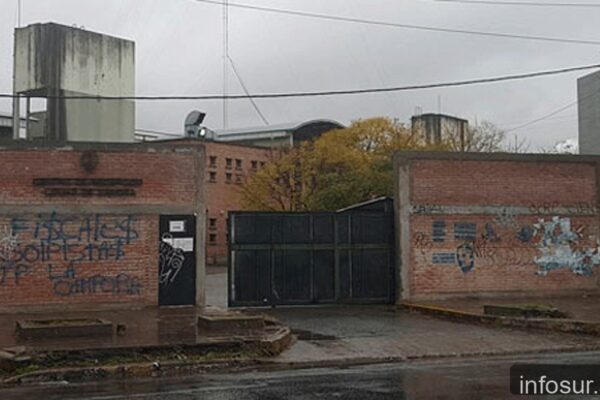 Trabajadores del ex CREU de Lomas denuncian hacinamiento y falta de servicios básicos