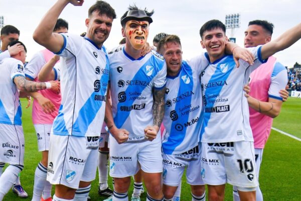 Temperley mete miedo: Kruger se vistió de héroe y llegó a la cima