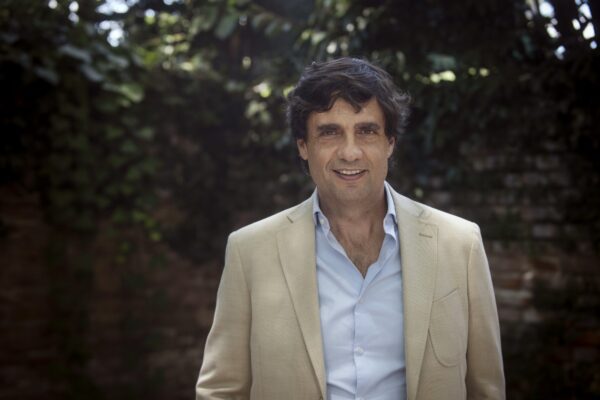 Bomba en Racing: el vicepresidente pidió licencia en medio de la crisis