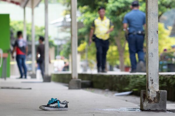 Estudiante filipino abrió fuego en escuela, mató a dos y se quitó la vida