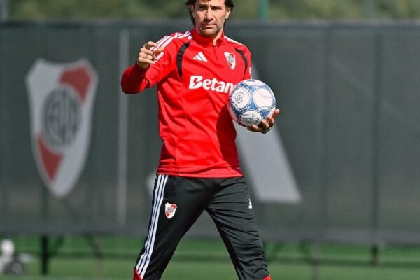 River busca refuerzo y disputa amistoso: las claves del lunes