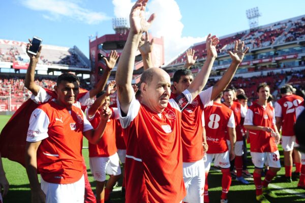 ¿Por qué la cancha de Independiente se llama Ricardo Enrique Bochini?