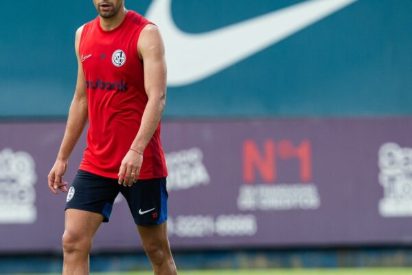 San Lorenzo busca renovar contratos de Devecchi e Insaurralde