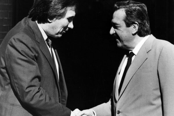 El duelo de palabras entre Alfonsín y Ubaldini: una confrontación que abrió el camino a una crisis social