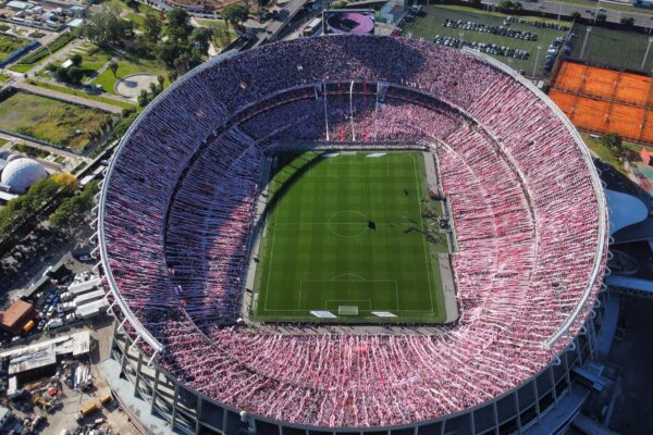 River Plate presenta proyecto para techar estadio y ampliar capacidad a 101 mil