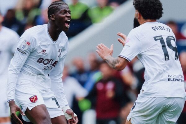 El West Ham empató 2-2 con el Millwall en el clásico más picante de Inglaterra