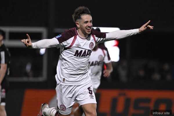 Lanús venció 3-0 a Riestra y se acerca a la clasificación para los playoffs