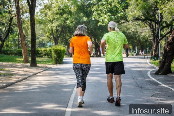 El ritmo de caminata se convierte en un indicador clave de longevidad según un estudio reciente